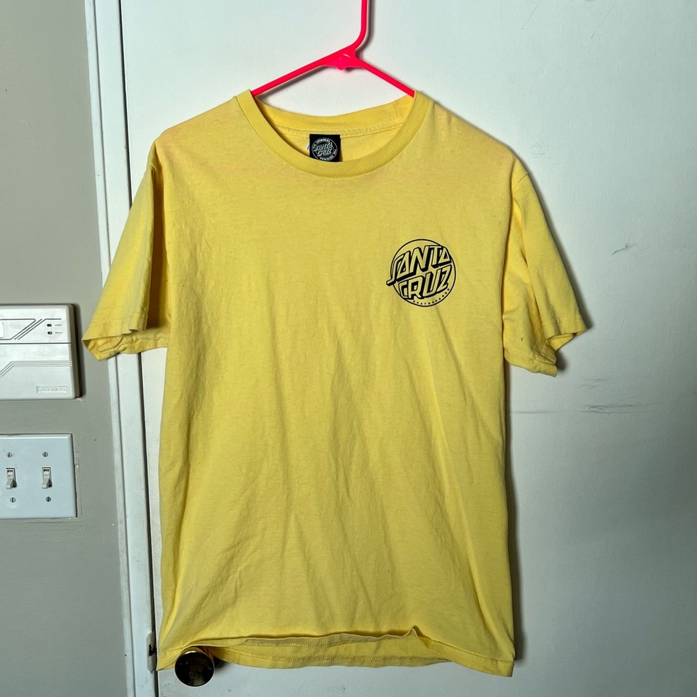 Medium Yellow Santa Cruz t-shirt